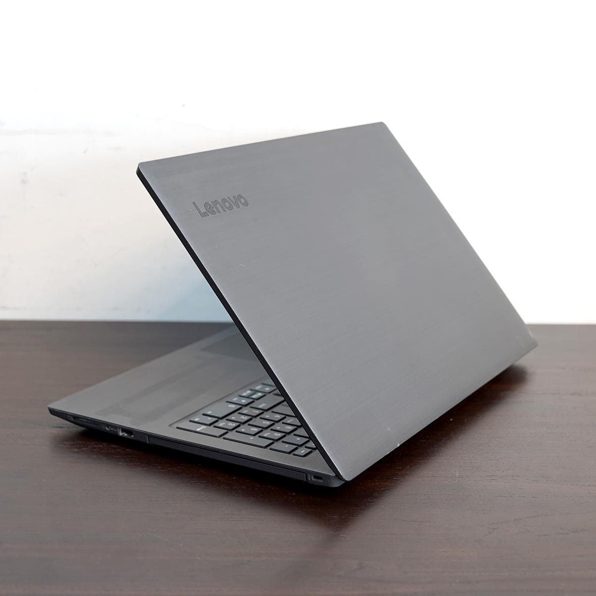 Lenovo V330